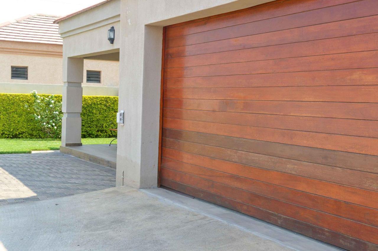 Immaculate Villa Gaborone Exterior photo